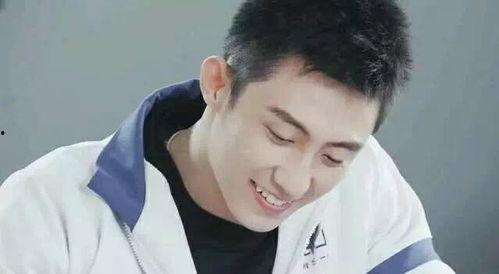 娱乐圈吃瓜爆料 黄景瑜,娱乐圈风云再起,揭秘他的不为人知一面 第2张 娱乐圈吃瓜爆料 黄景瑜,娱乐圈风云再起,揭秘他的不为人知一面 第2张